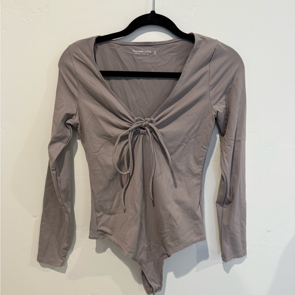 Abercrombie Soft A&F Women's Long Sleeve Bodysuit - Gray Medium Fitted Casual